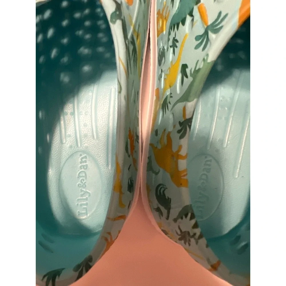 Boys‎ size 11/12 shoes (s-145)